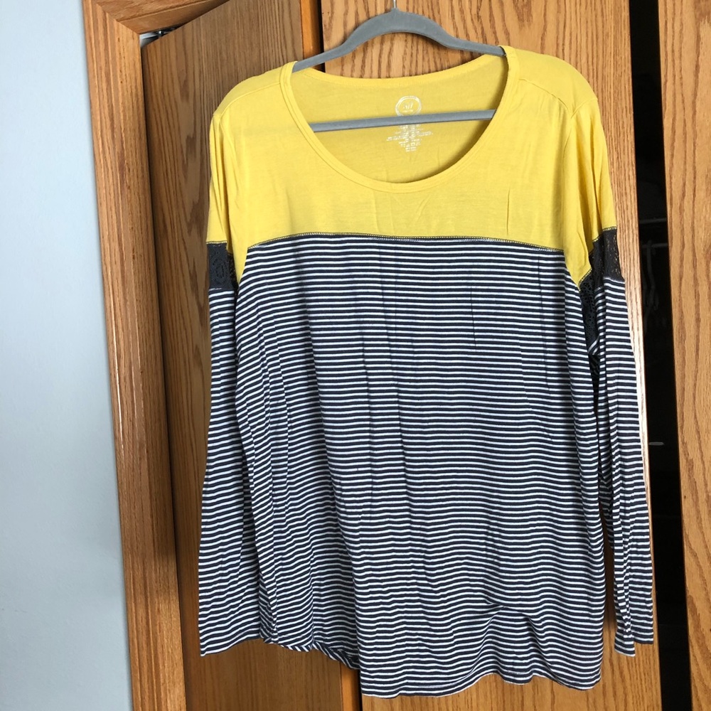 Maurice’s size 2 long sleeve